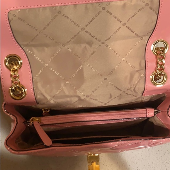 Micheal Kors Purse - Picture 3 of 3